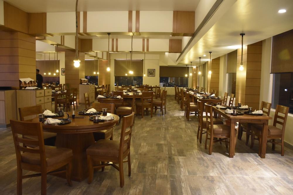 Hotel Lemon Tree Premier, Patna Zewnętrze zdjęcie